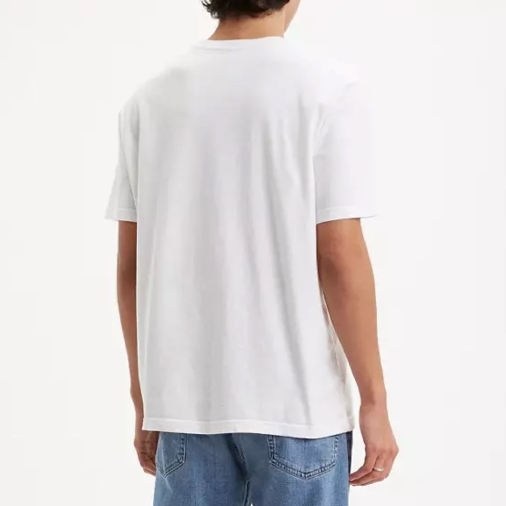 LEVI’S® CHEST BOXTAB LOGO TEE SHIRT - (M) - Picture 2 of 10
